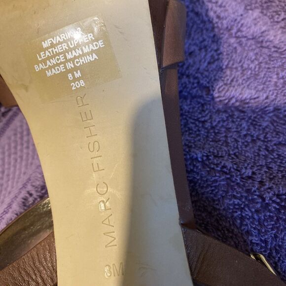 Marc Fisher‎ Leather Pumps Gold Accent  8M 3.5” Heals Strappy Wooden Heals - Picture 11 of 11